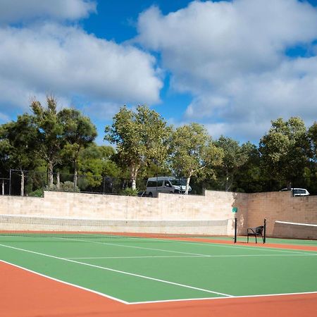 Pullman Bunker Bay Resort Margaret River Dunsborough Exterior foto Tennis court at the University of Western Australia