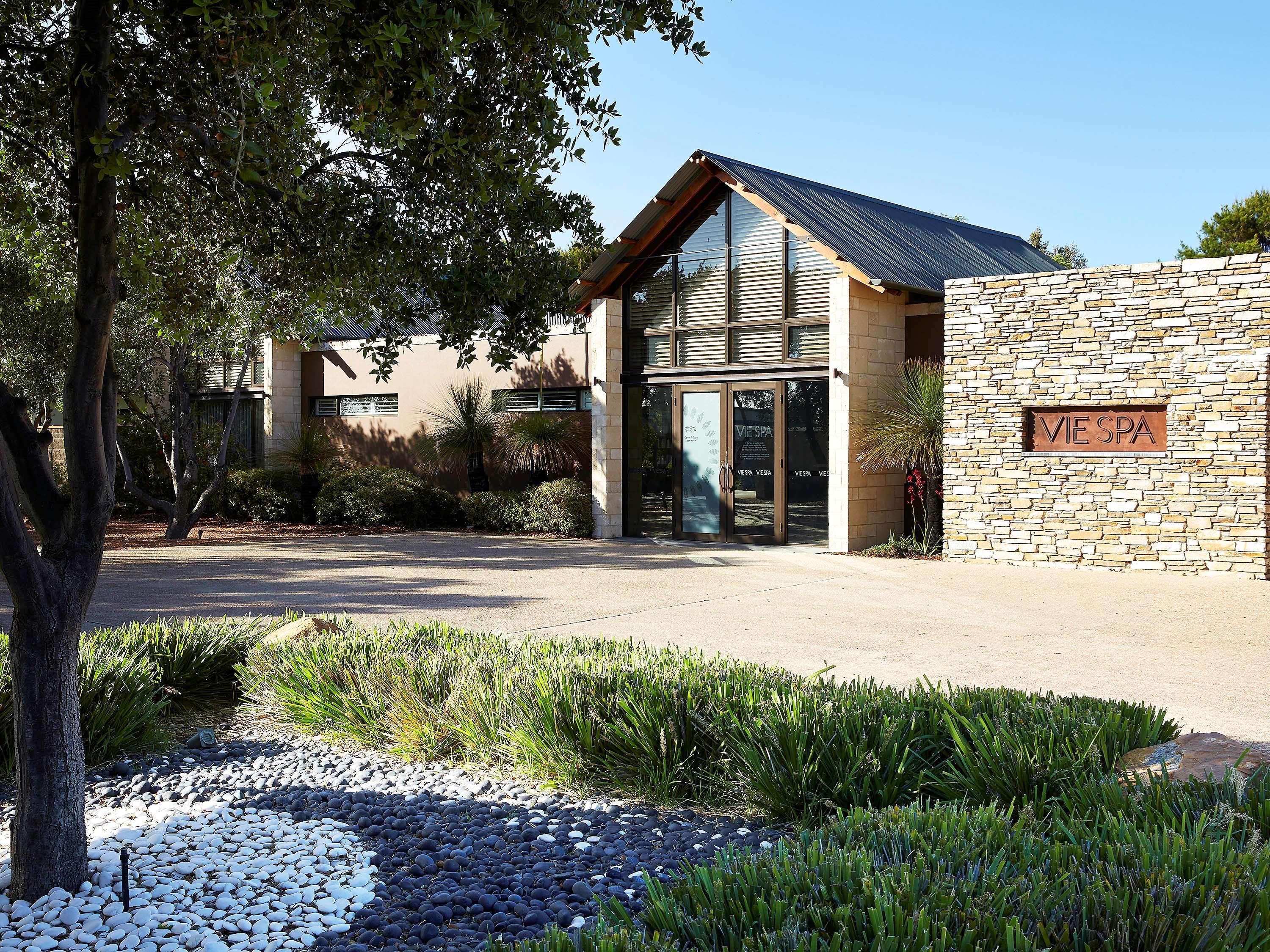 Pullman Bunker Bay Resort Margaret River Dunsborough Exterior foto The entrance to the Villon winery