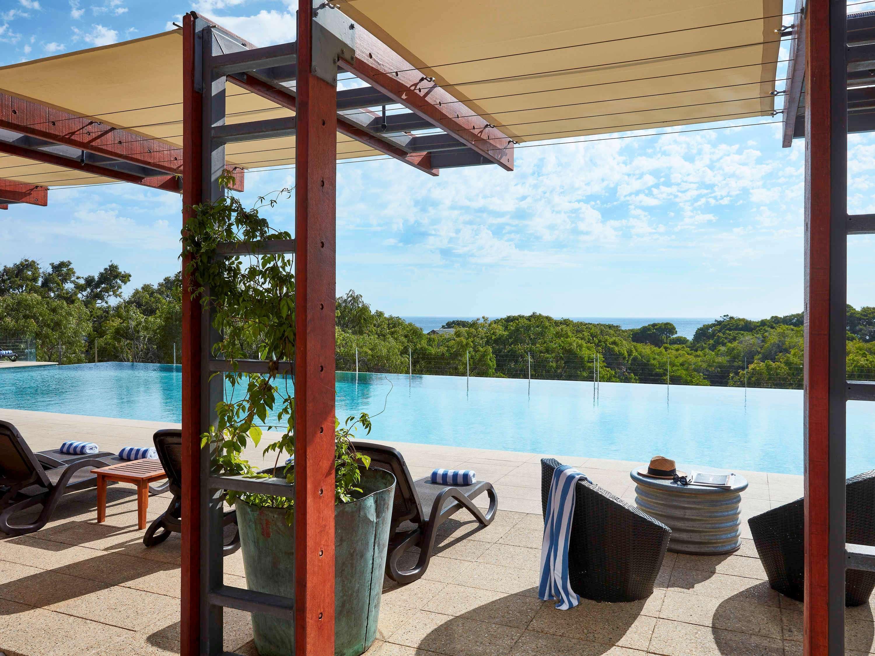 Pullman Bunker Bay Resort Margaret River Dunsborough Exterior foto The pool at the InterContinental Sanctuary Cove Resort